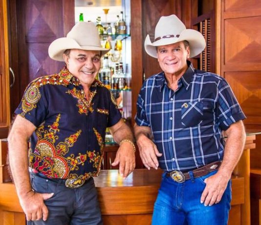 Gino e Geno e João Carreiro se apresentam no ASertanejada em Goiânia Gino e Geno e João Carreiro no ASertanejada em Goiânia