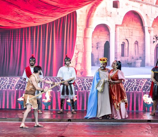 Encenação da Paixão de Cristo Encenação da Paixão de Cristo