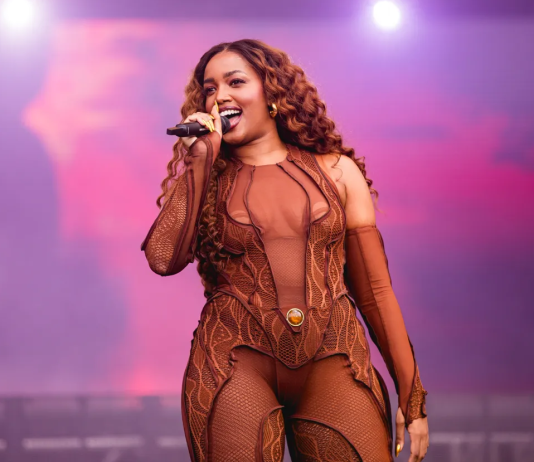 TIM Music Goiás confirma participação de Iza TIM Music Goiás confirma participação de Iza