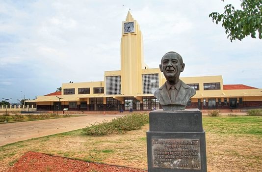Praça do Trabalhador – Feriado do Dia do Trabalho Praça do Trabalhador - Feriado do Dia do Trabalho
