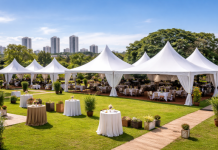 Locação de tendas para eventos em Goiânia e região Tendas profissionais montadas em evento ao ar livre em Goiânia